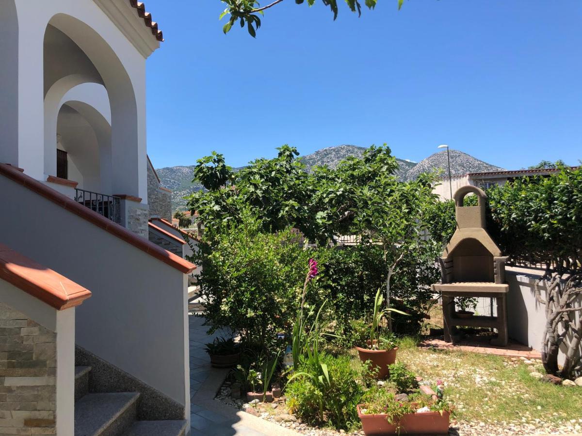 Appartamento In Villa Andreina Orosei Buitenkant foto