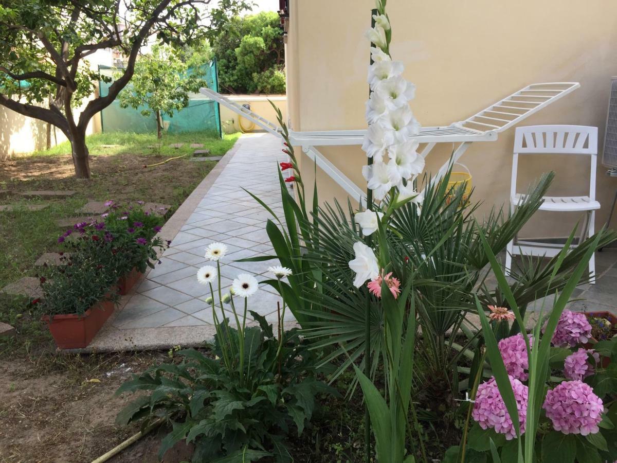 Appartamento In Villa Andreina Orosei Buitenkant foto